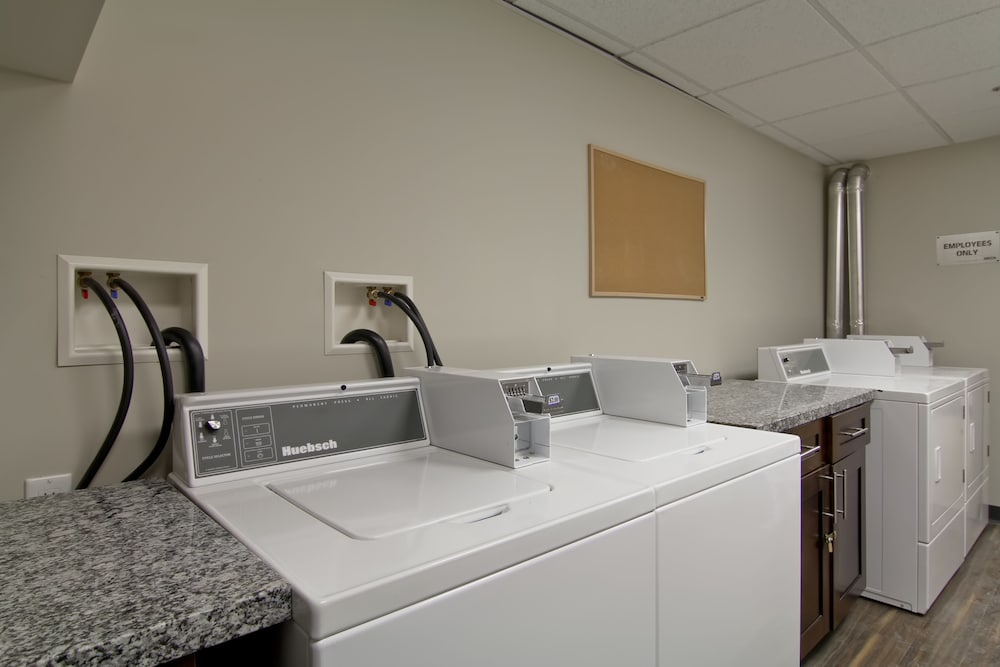 Home Inn and Suites Regina Airport 68/68