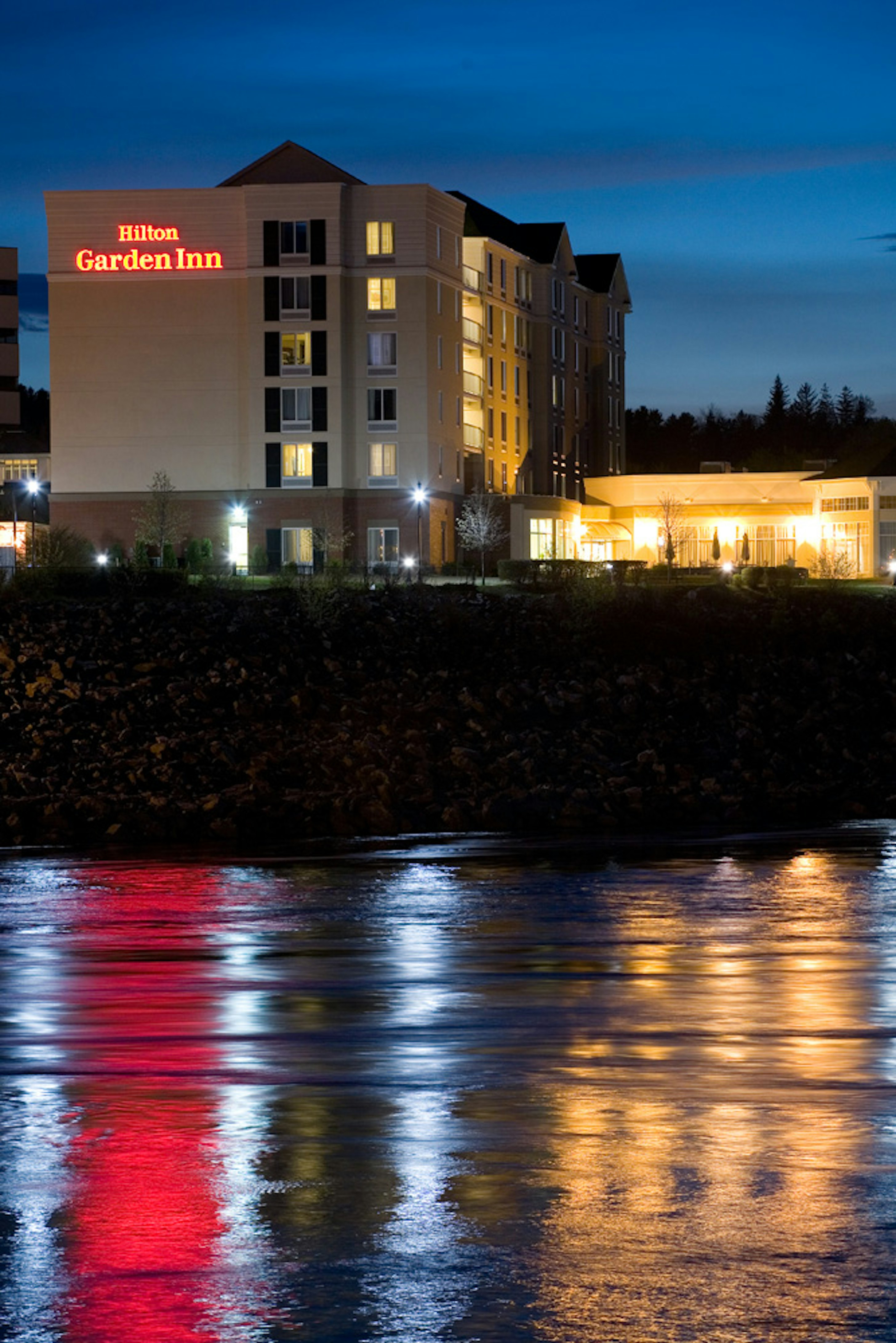 Hilton Garden Inn Auburn Riverwatch 45/50