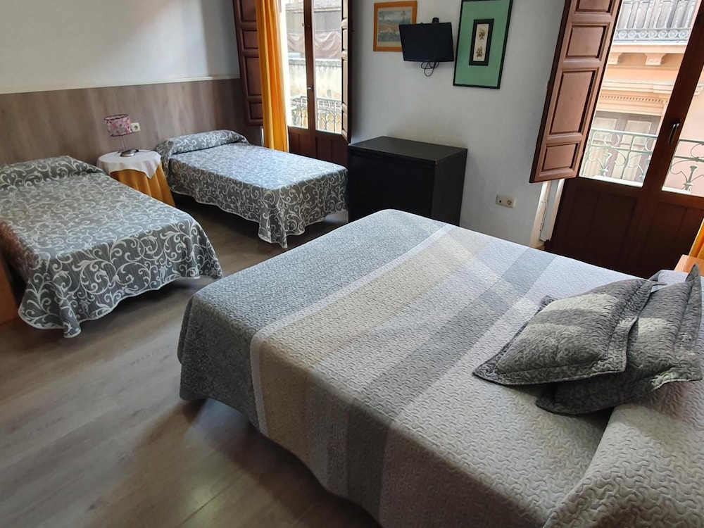 Arteaga Hostal & Baños Árabes Elvira 34/50
