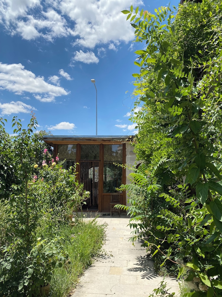 Kemal's Guest House 8/50