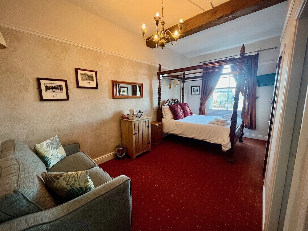 The Old Hall Hotel 13/30
