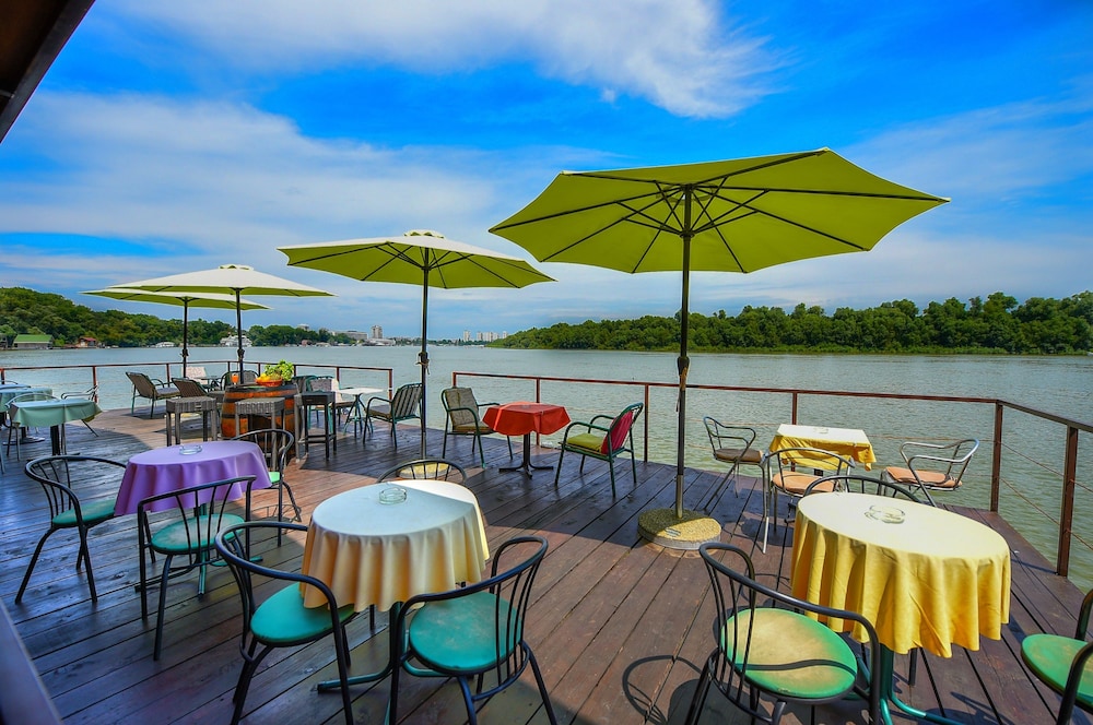 San Art Floating Hostel&Apartments 17/28