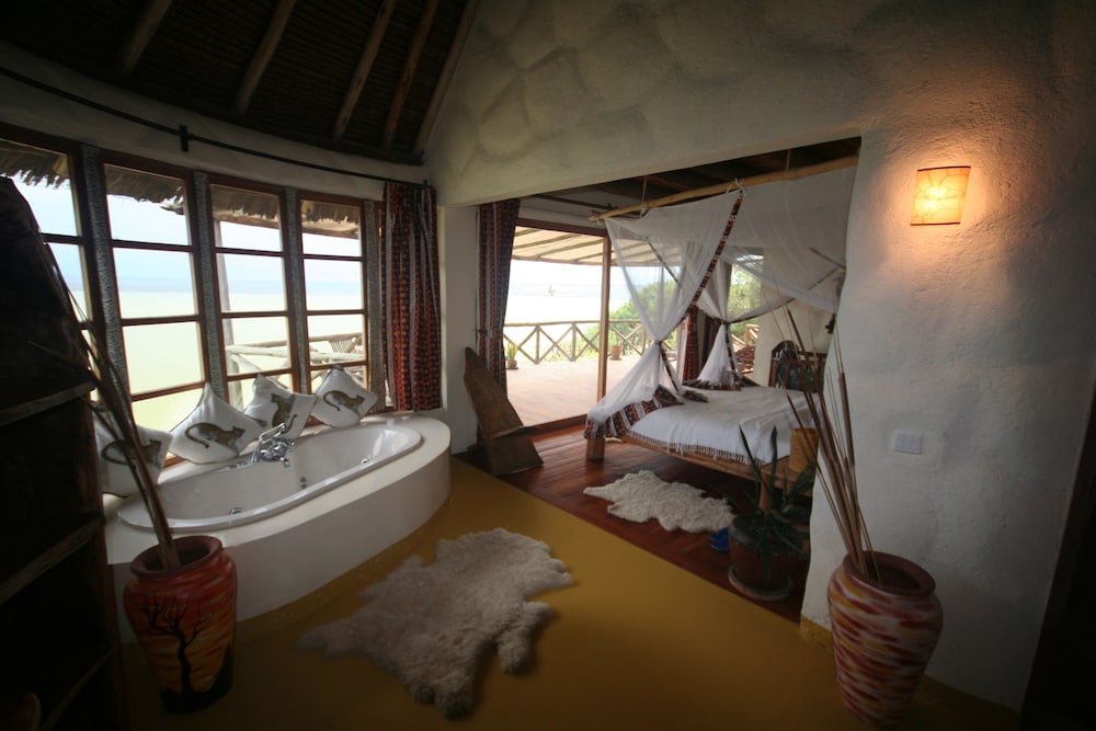 Sunbird Lodge Elementaita 16/39
