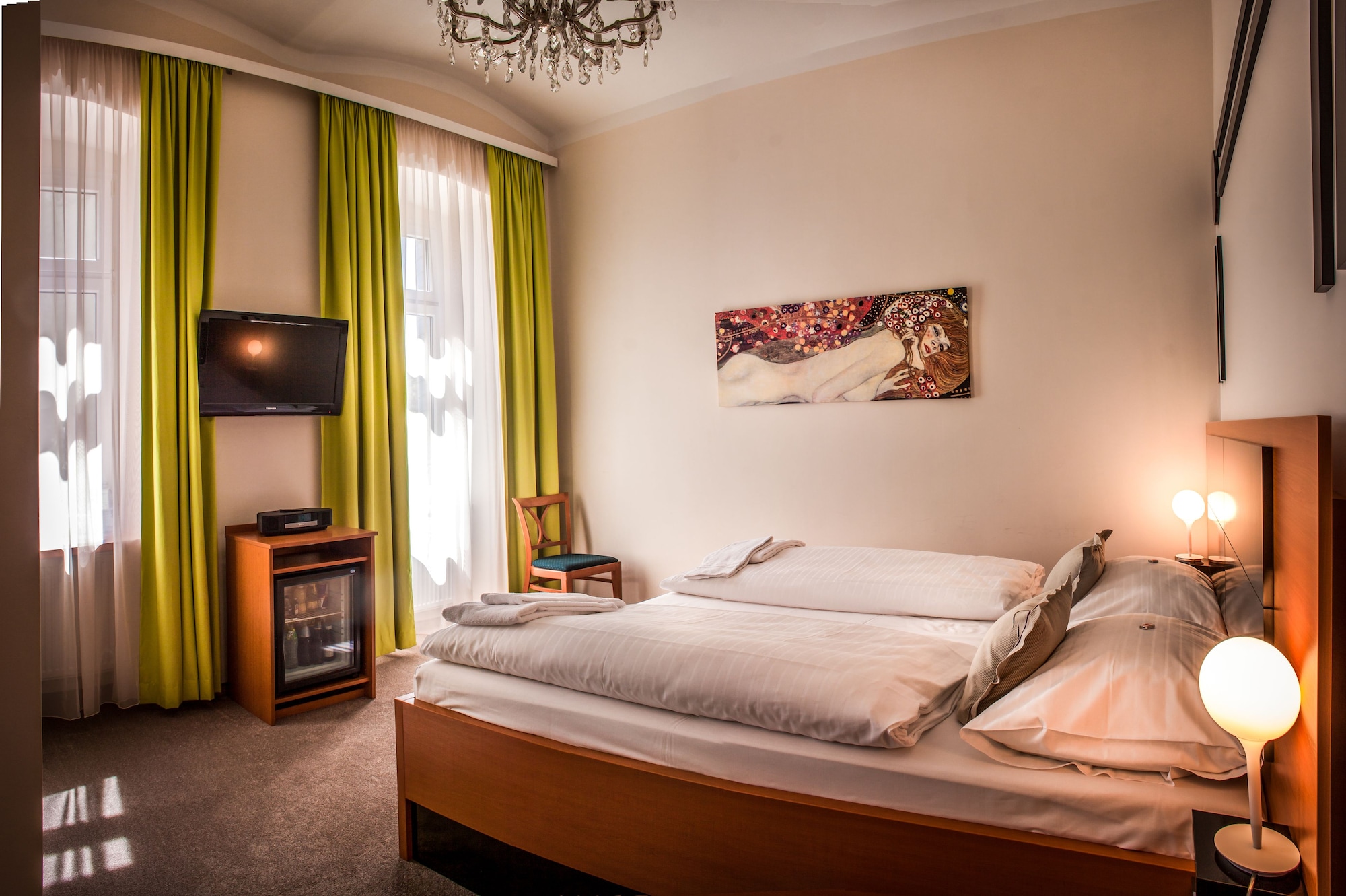CLASSIC, DOUBLE BED, PARK VIEW