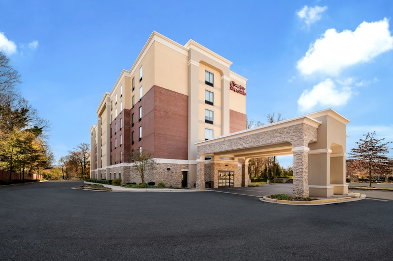 Hampton Inn & Suites Camp Springs/ Andrews Afb 28/29