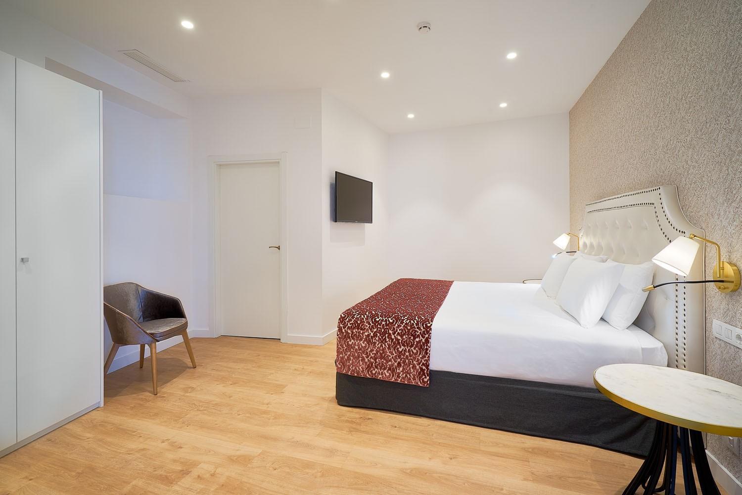 2 Bedrooms, Courtyard, Apartment