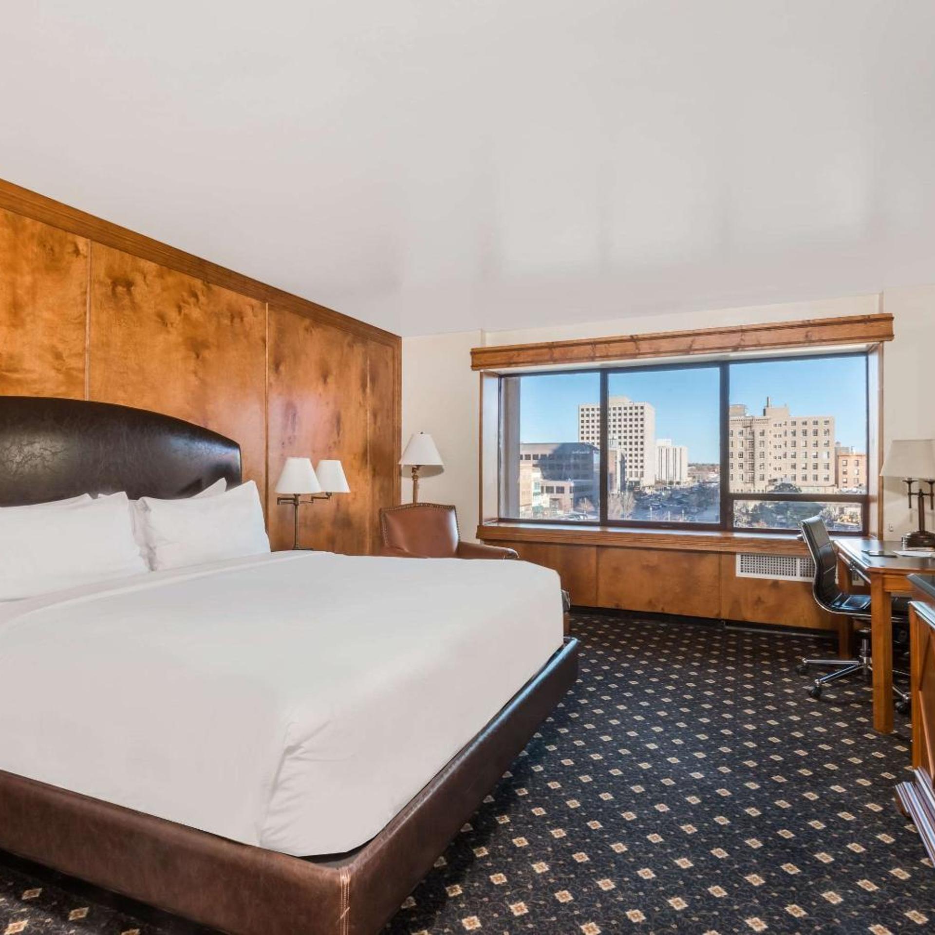 Deluxe, King Bed