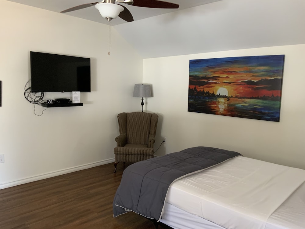 Tally-Ho Inn 13/50
