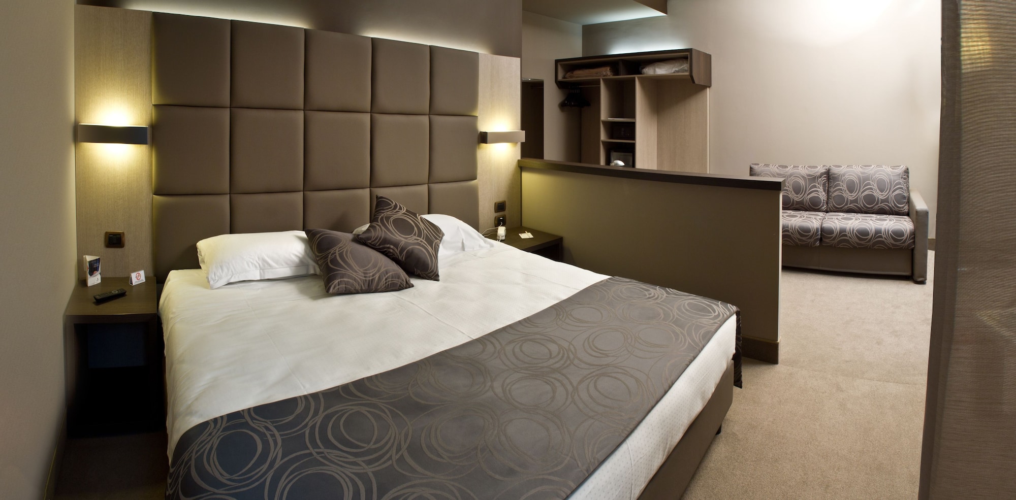 ROOM, TRIPLE