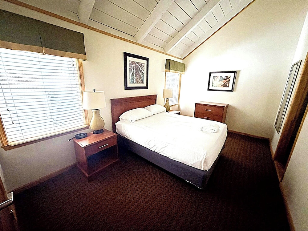 Chalet High by SPM Resorts 9/72
