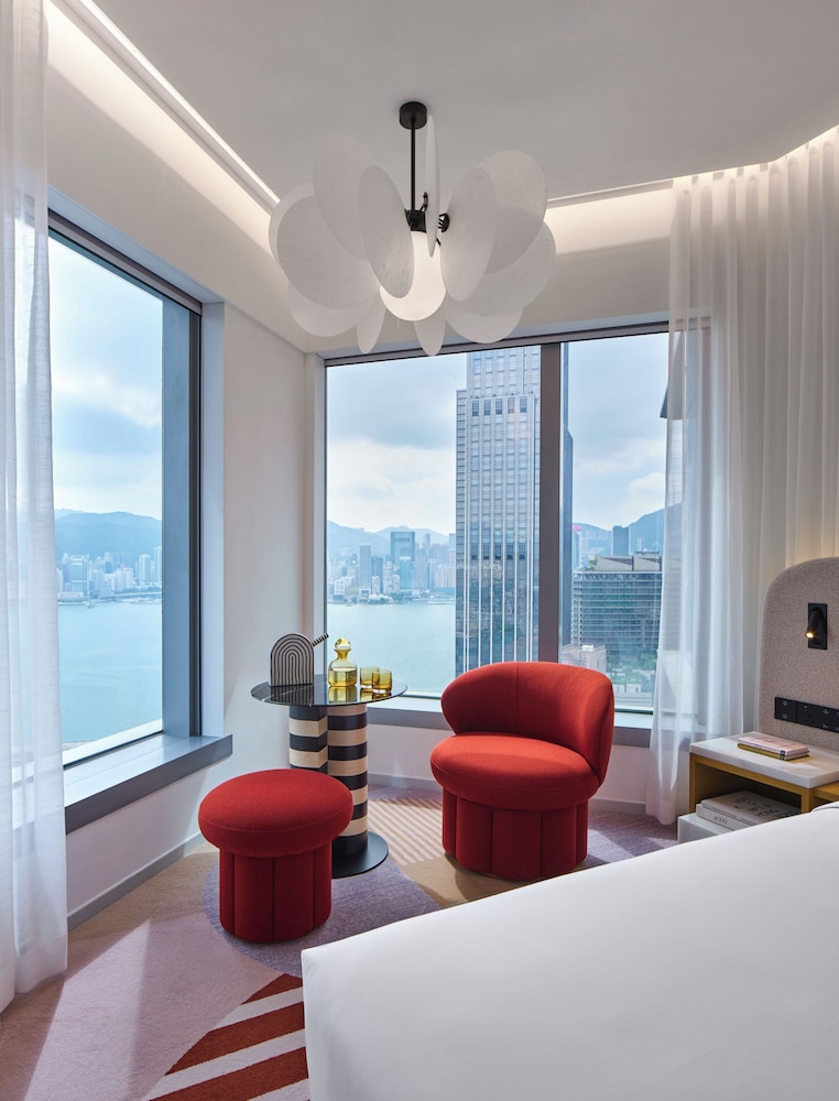 Mondrian Hong Kong 40/48