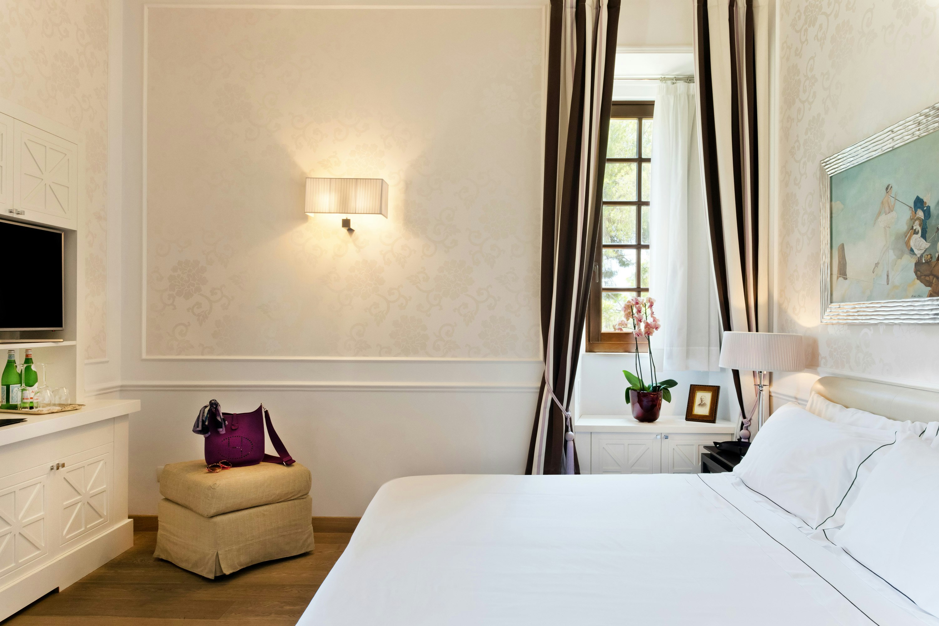 The Ashbee Hotel 14/77