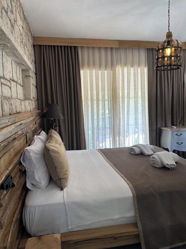 Argente Alacati Adults Only 5/31