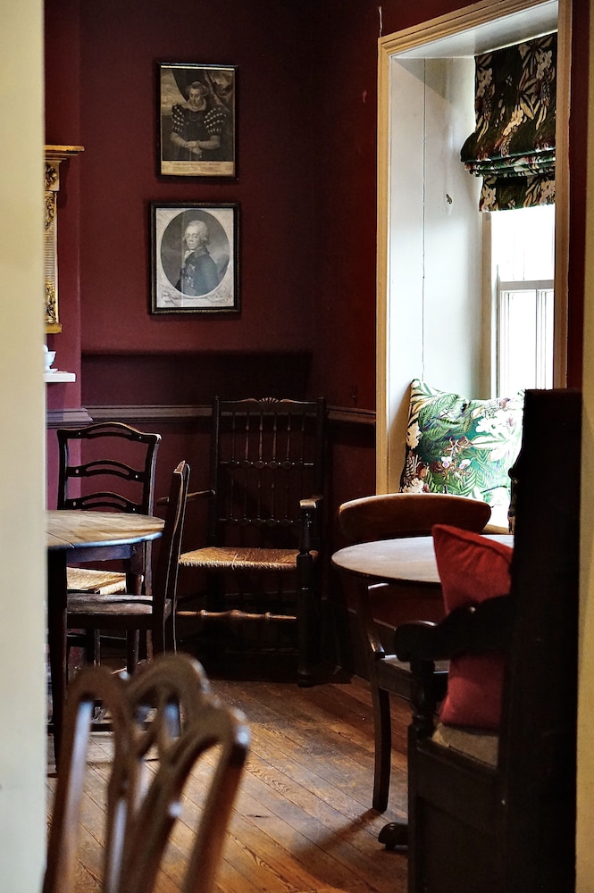 The Derby Arms 29/35
