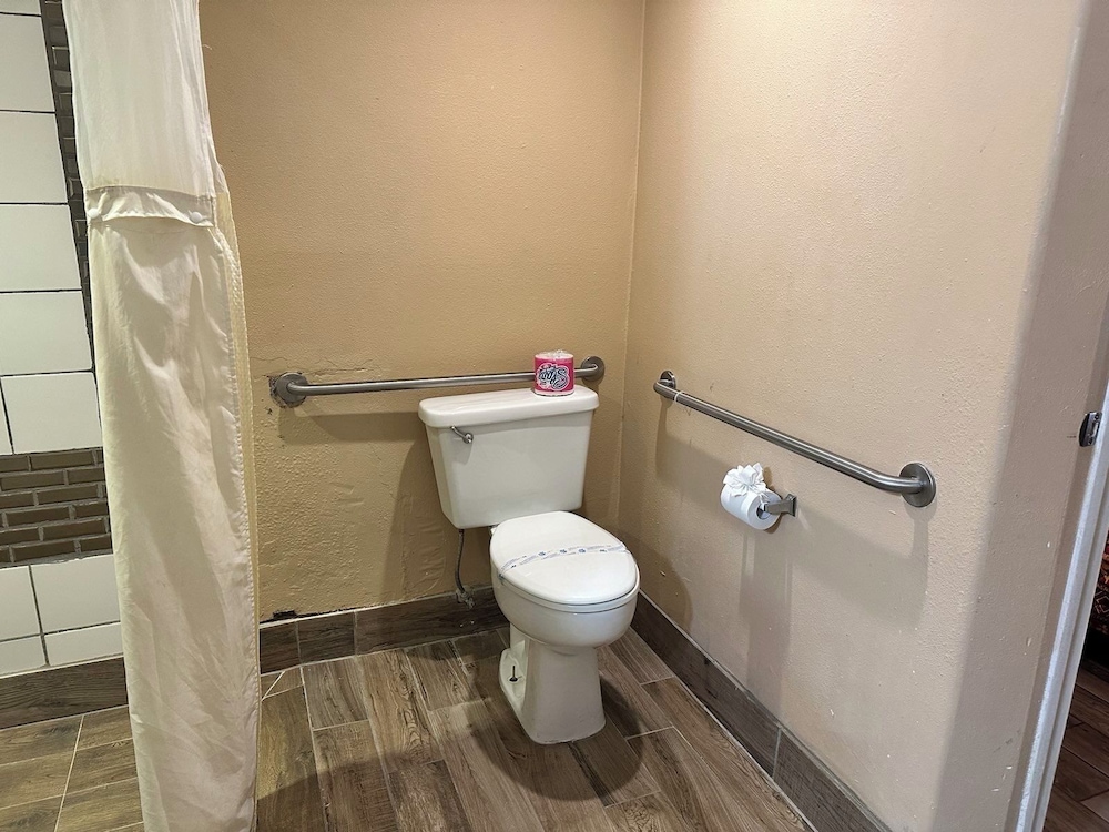 Knights Inn Highland Near San Manuel Casino 19/22
