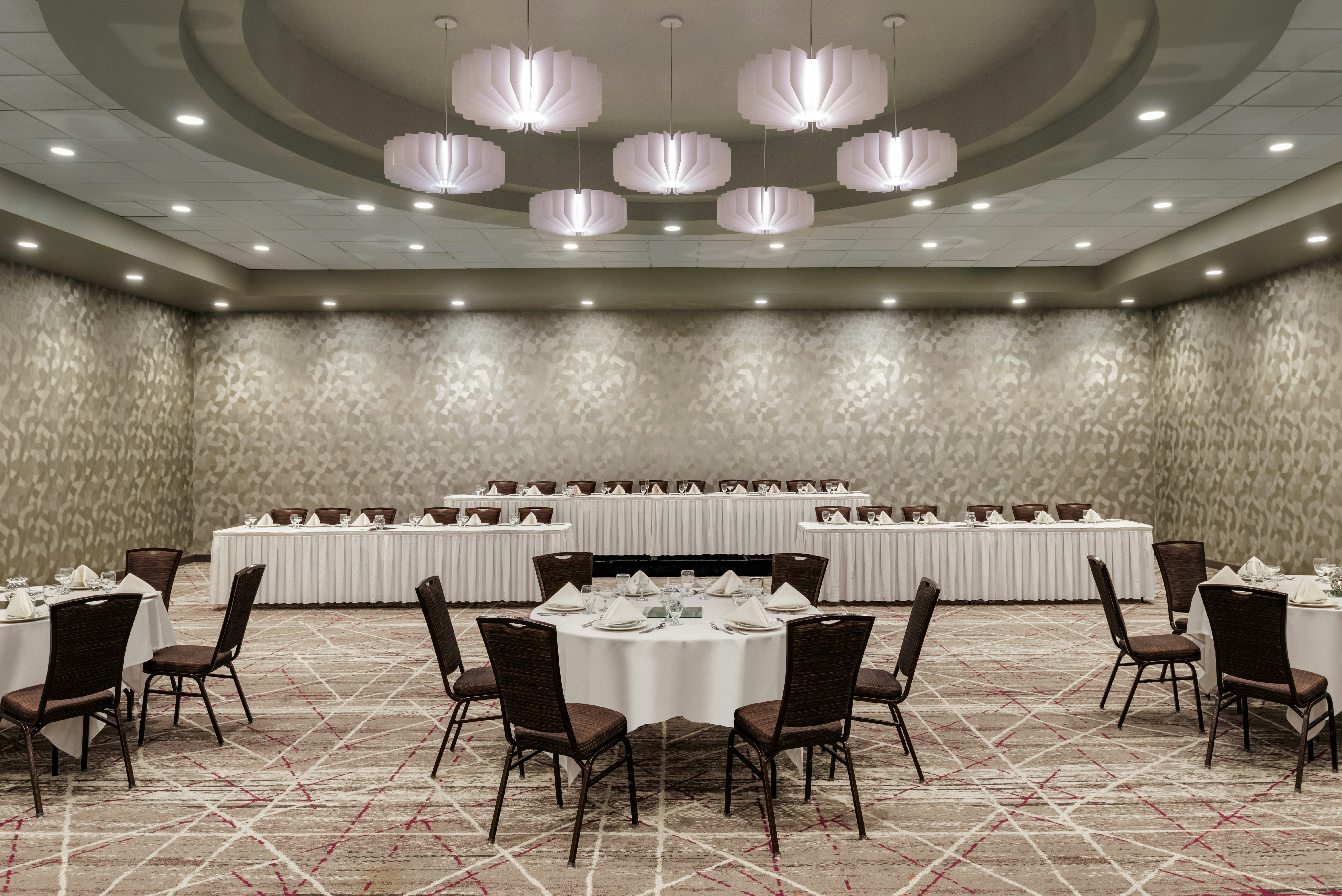 Doubletree By Hilton St Paul East 58/59