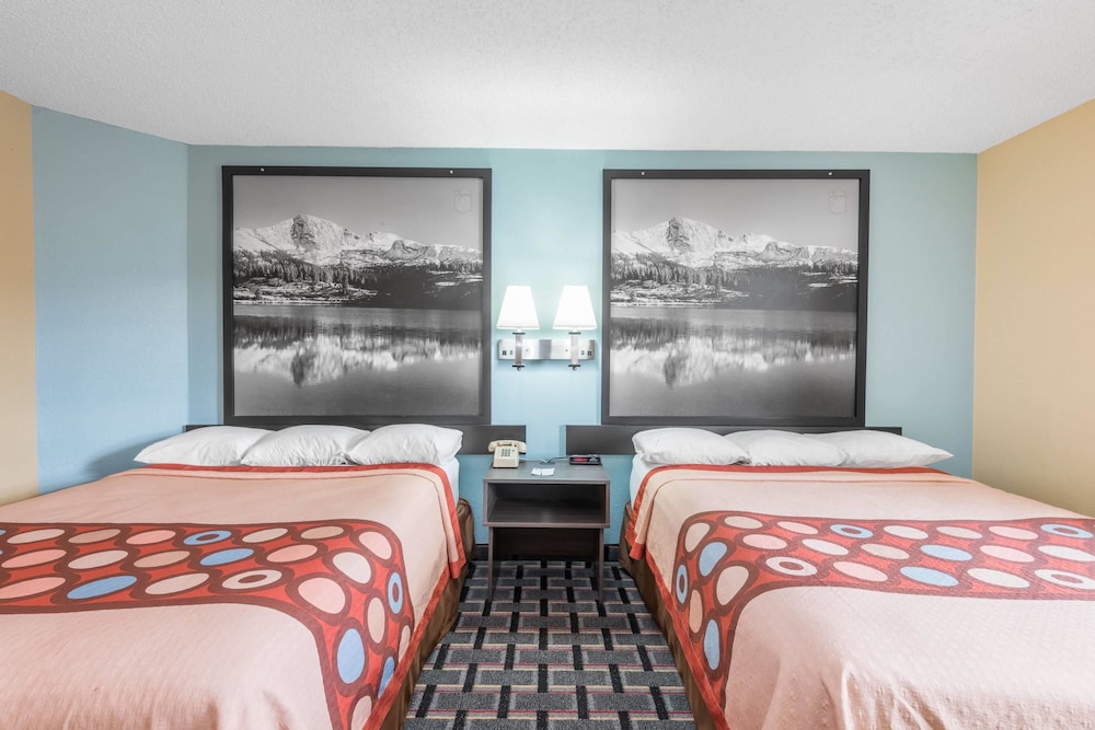 Super 8 by Wyndham Henderson North East Denver 10/26
