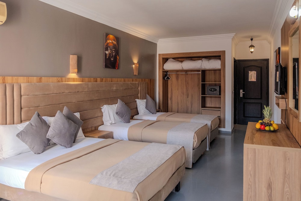 غرفة قياسية ثلاثية، Imperial Holiday Hotel 3/10