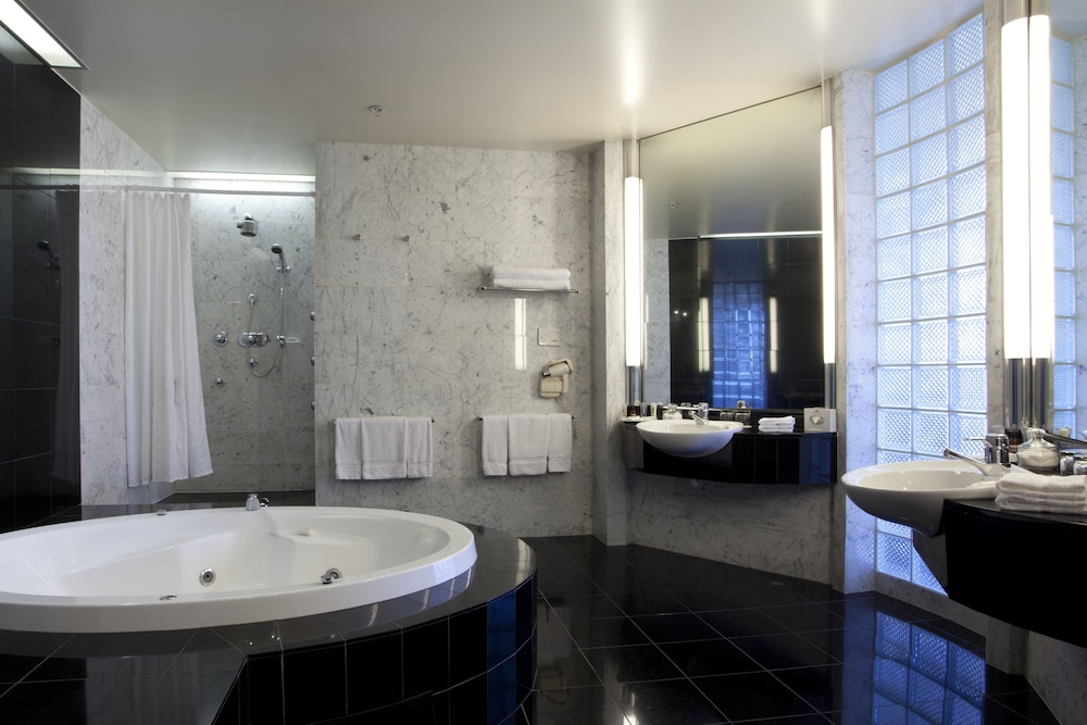 Crowne Plaza Auckland 23/77