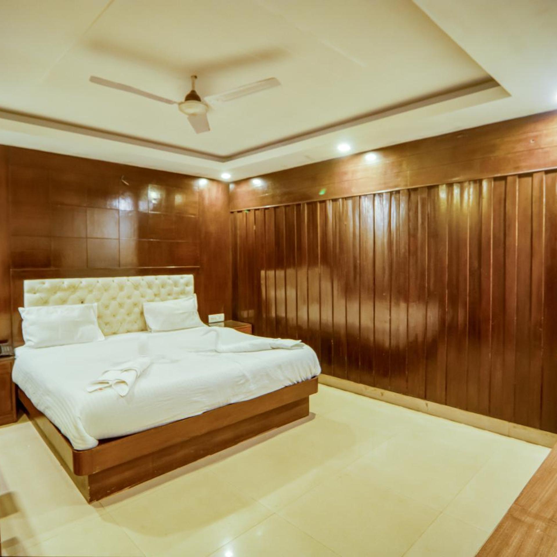 Oyo 1455 Hotel Deep 12/34