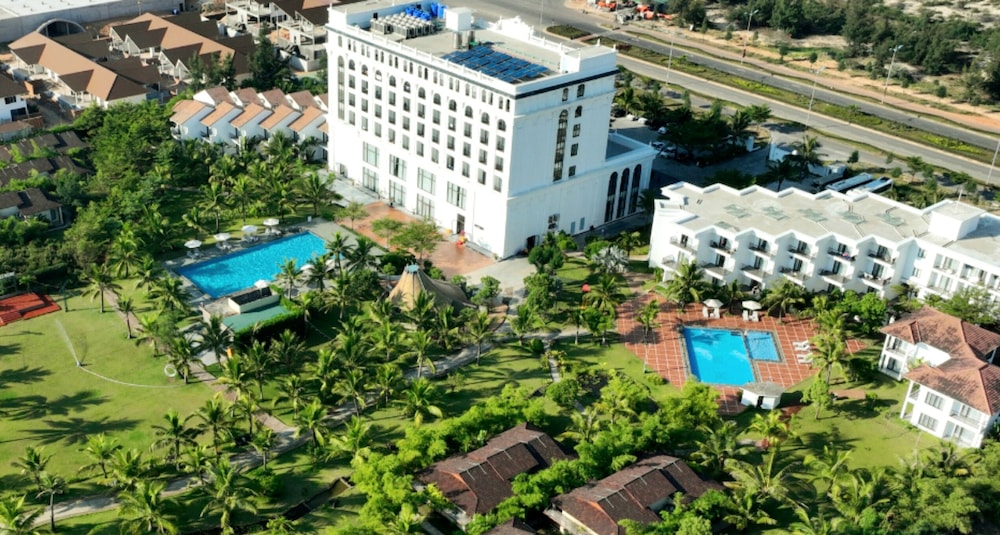 Celina Peninsula Resort 4/43