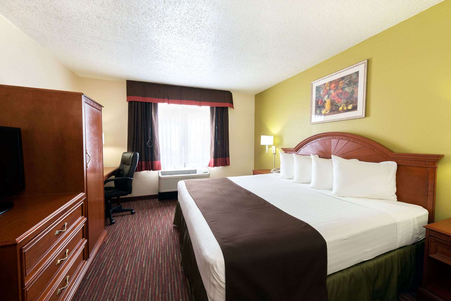 Baymont By Wyndham Louisville East 10/38