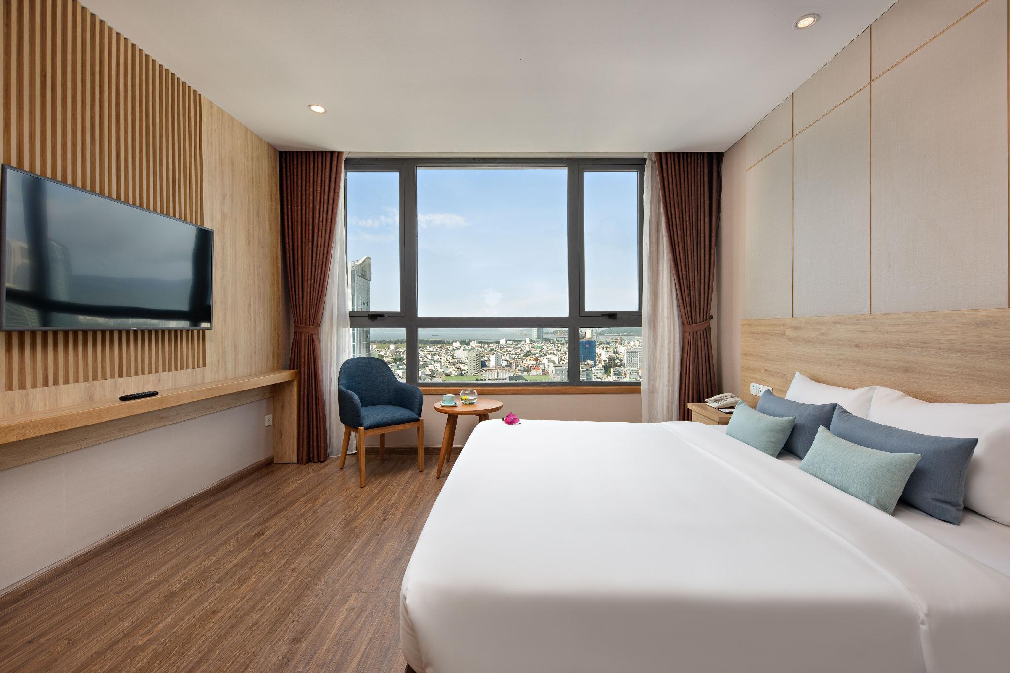 Suite, King Bed