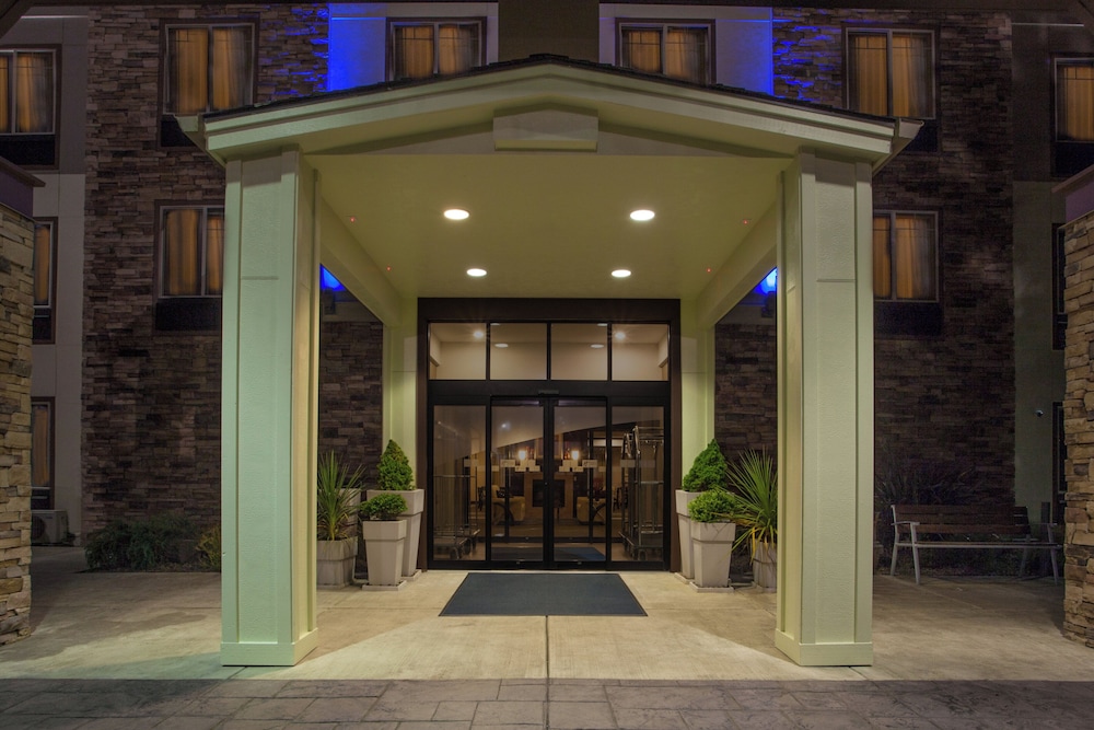 Holiday Inn Express Hotel And Suites Newport 2/76