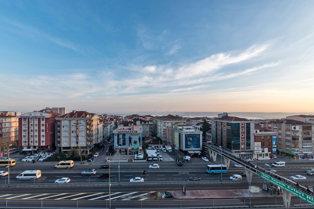 Land Park Hotel Avcilar 44/47