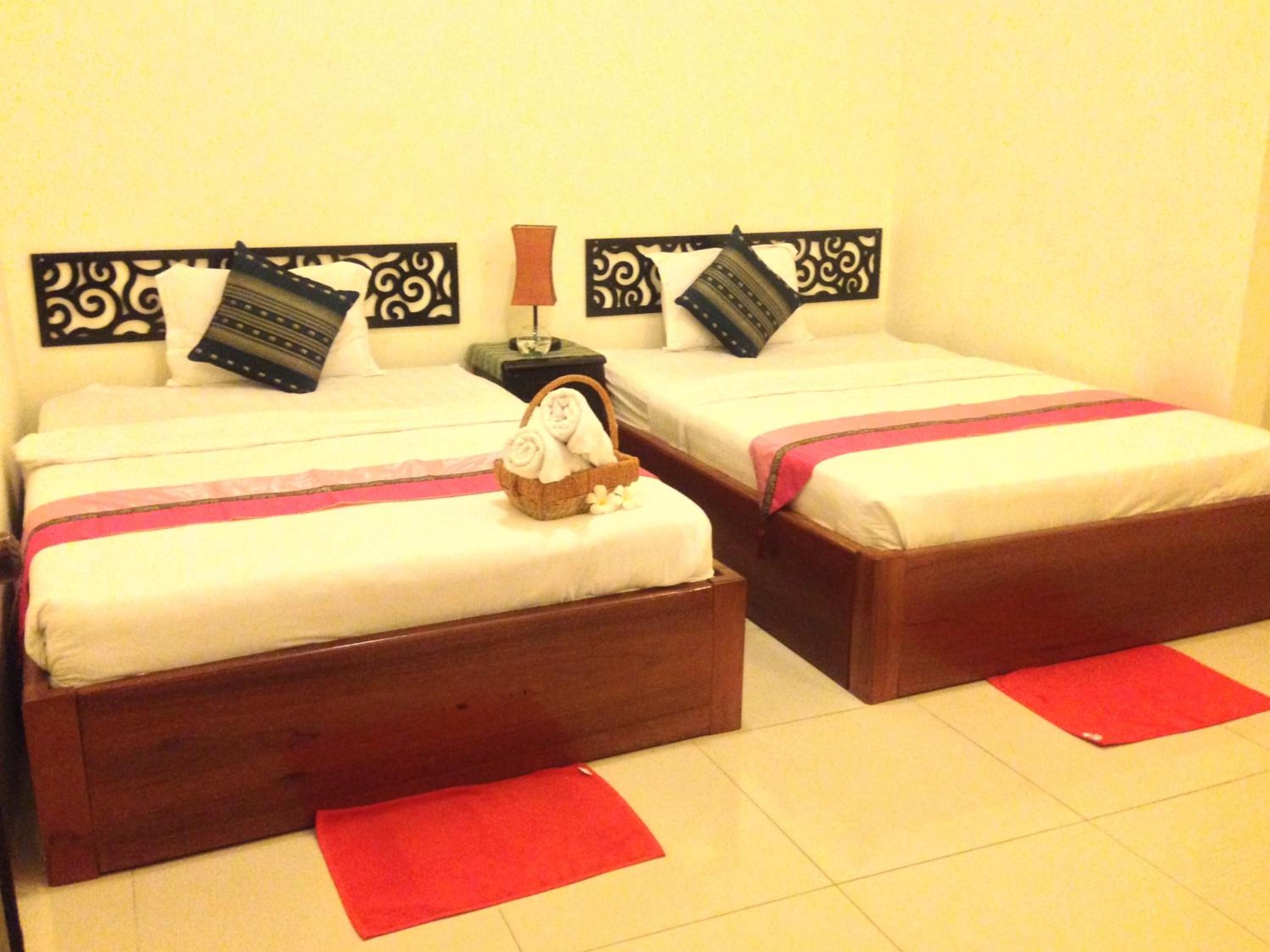 Standard, Twin Beds, No Window