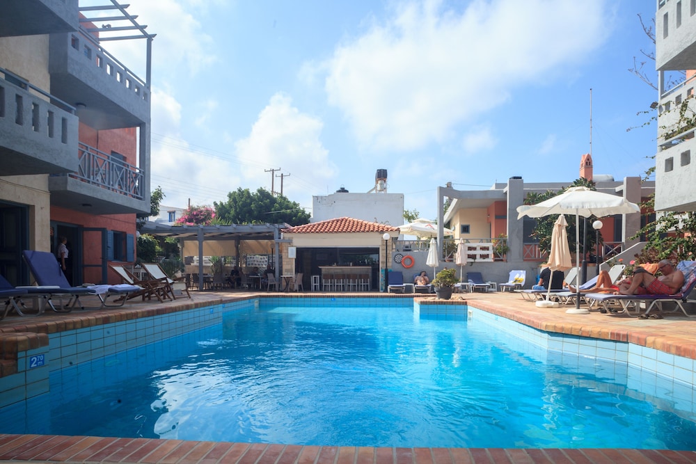 Marilisa Hotel 7/50