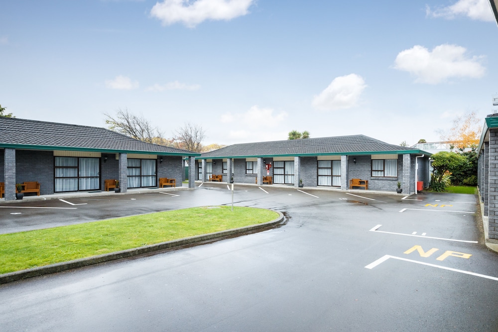 Avenue Motel 1/33