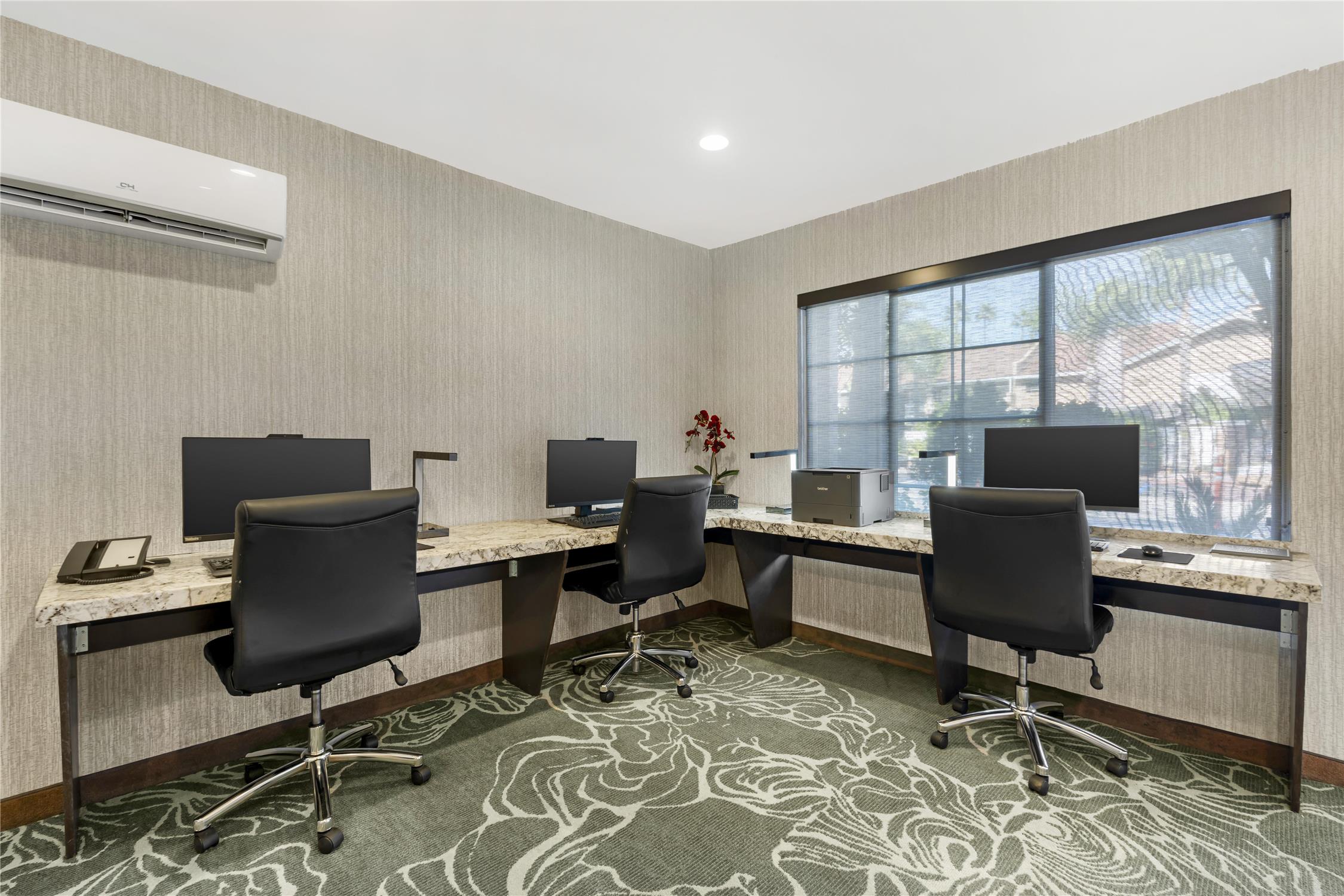 Best Western Plus Carriage Inn 66/78