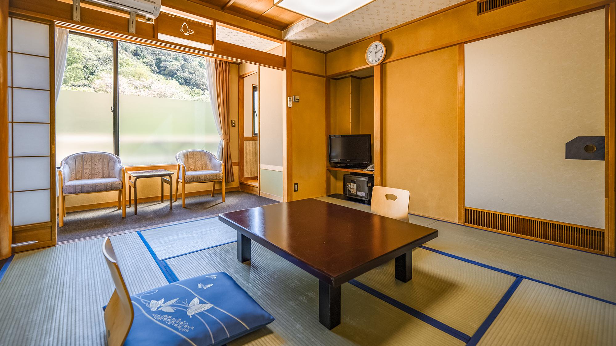 Japanese, Deluxe, Mountain View, West Wing, Smoking