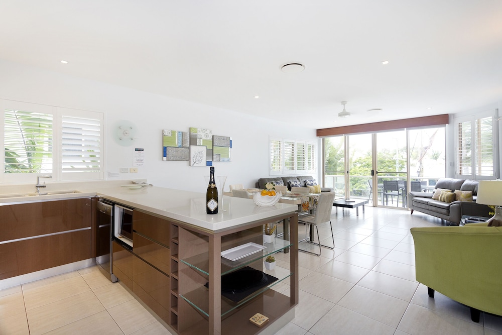 OFFSHORE NOOSA RESORT 54/78