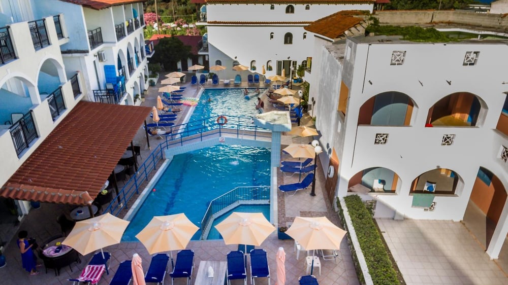 Vossos Hotel Apartments 36/41