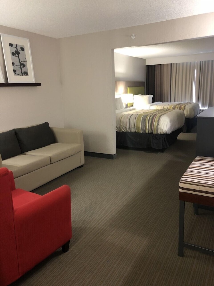 Country Inn & Suites by Radisson, Brunswick I-95, GA 15/19