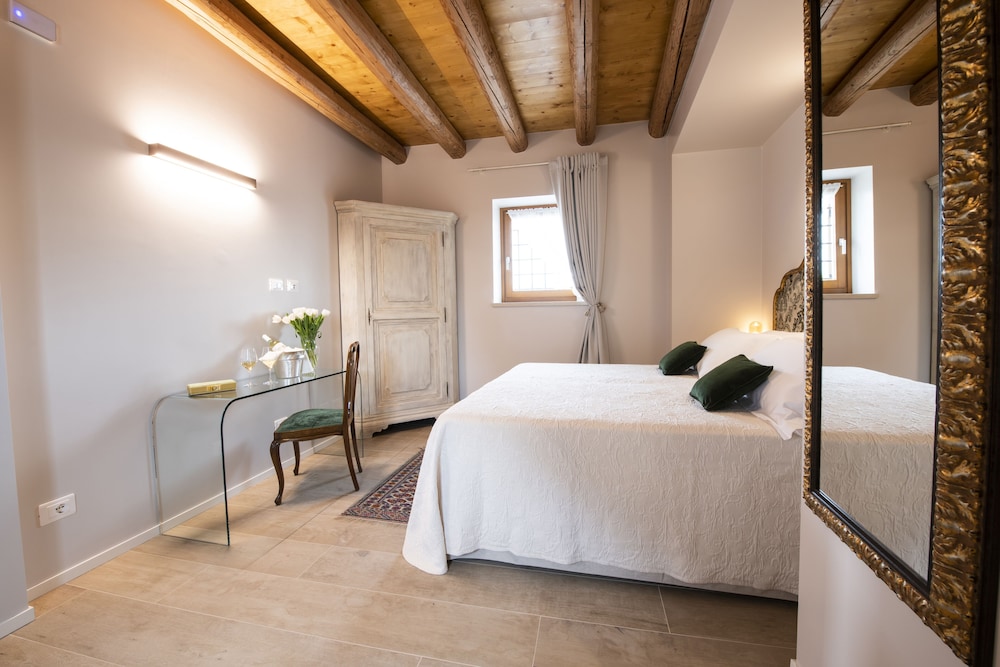 Magari Estates Hotel 24/61