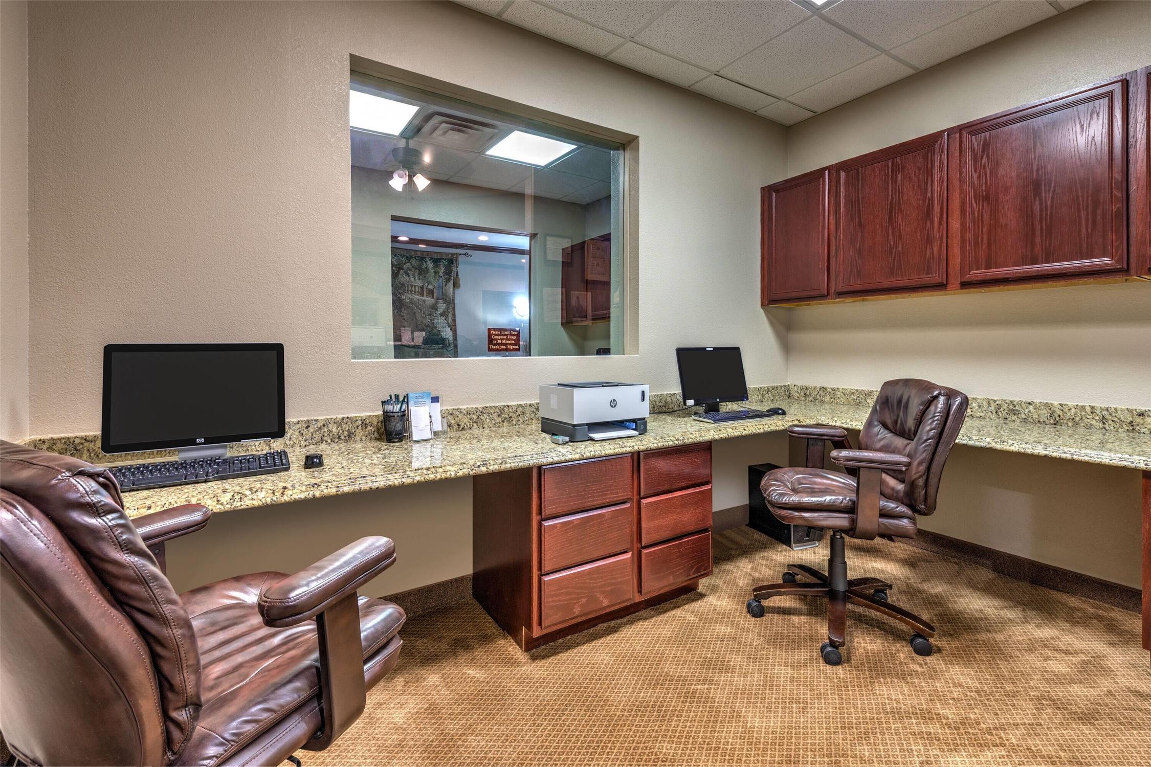 La Quinta Inn Suites Marble Falls 57/77
