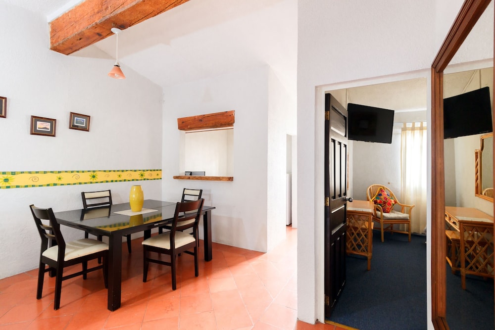 Hotel Hacienda Montesinos 46/58
