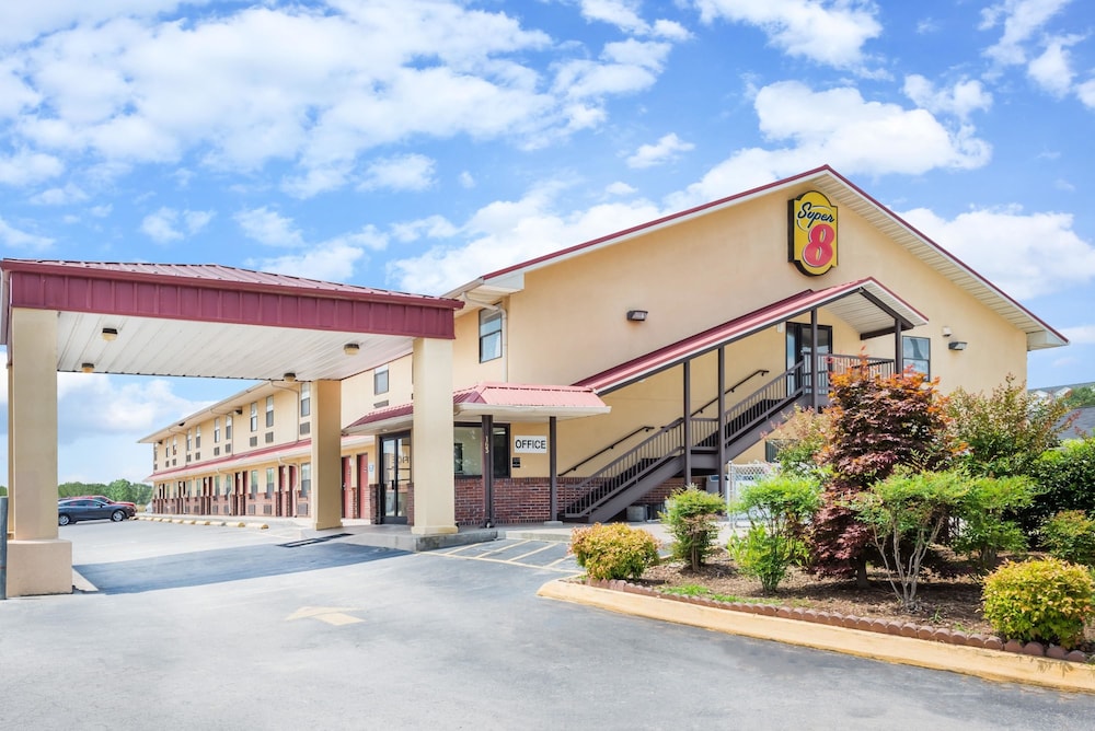 Super 8 by Wyndham Cleveland TN 1/36