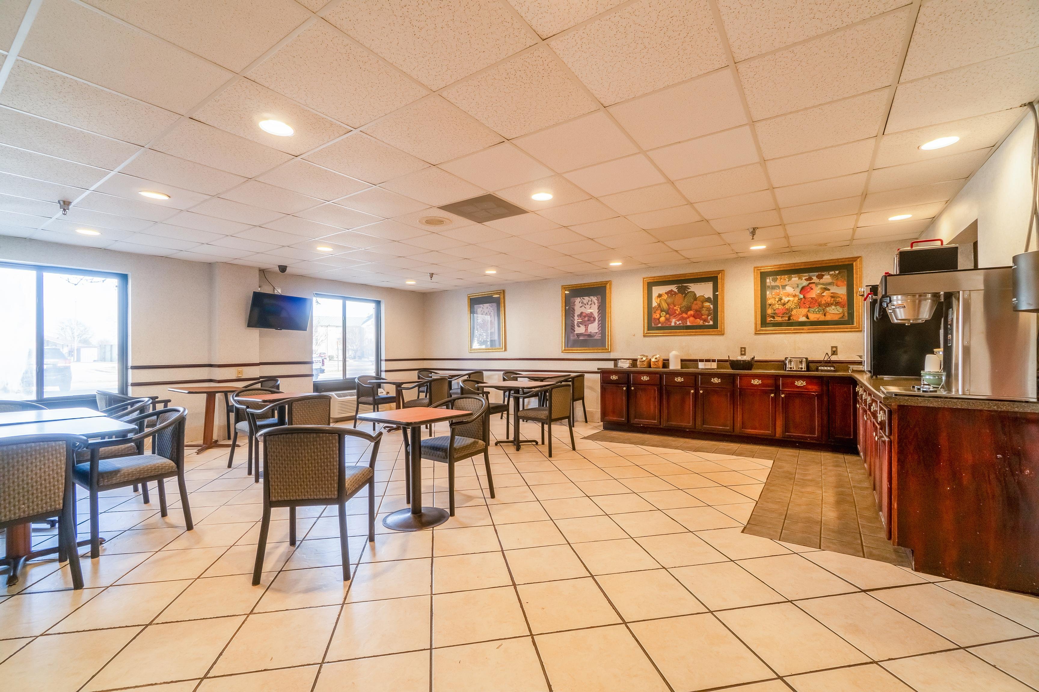 Ark Suites By OYO Jonesboro I-555 40/59