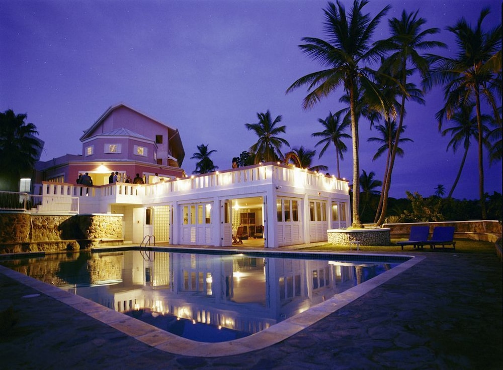 Blue Haven Hotel 1/58