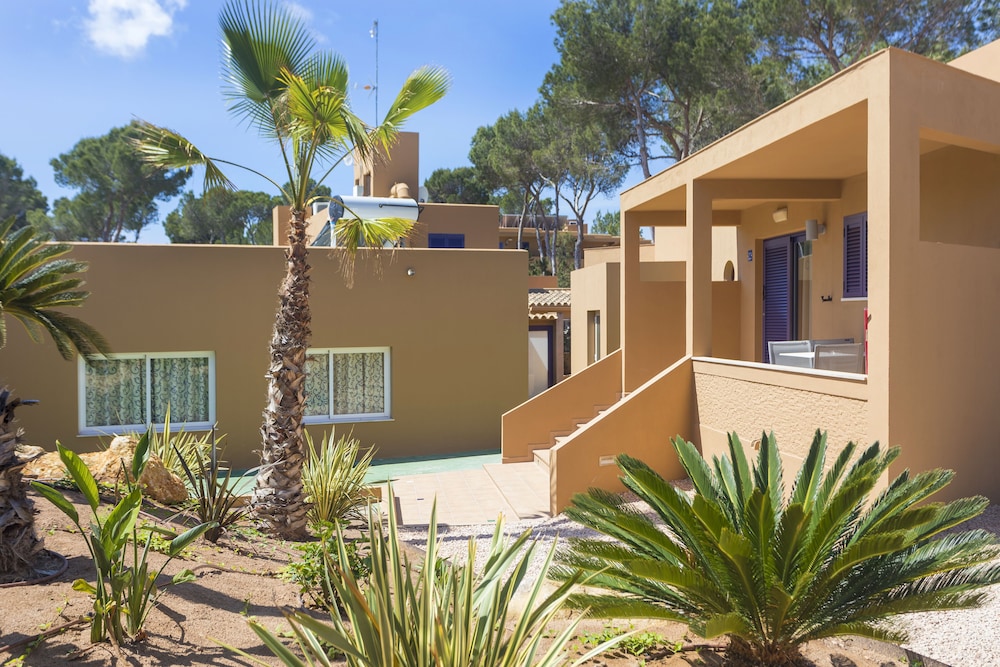 Apartamentos Ses Eufabietes 1/50