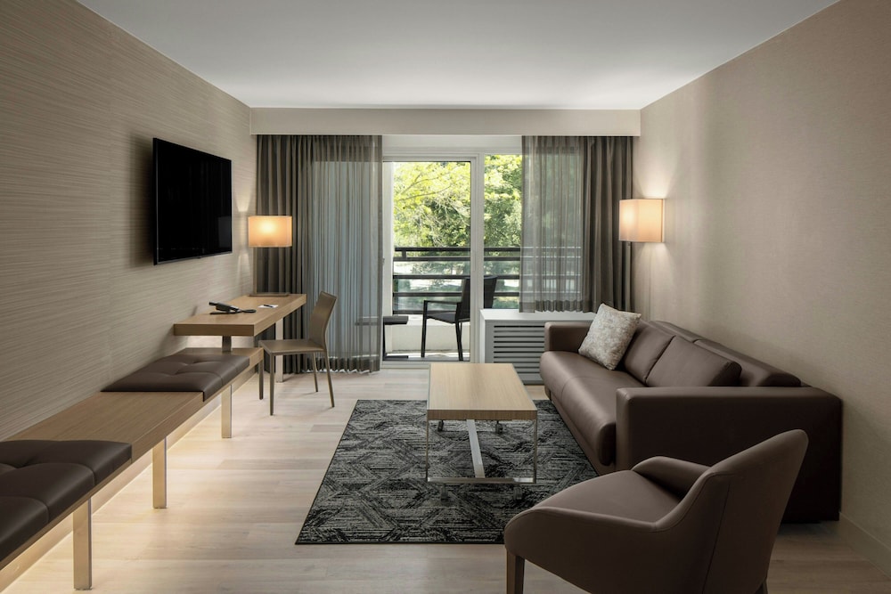 AC Hotel By Marriott Portland Lake Oswego 48/68