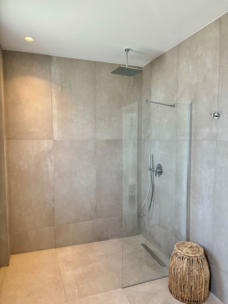 Sofos Suites 49/50