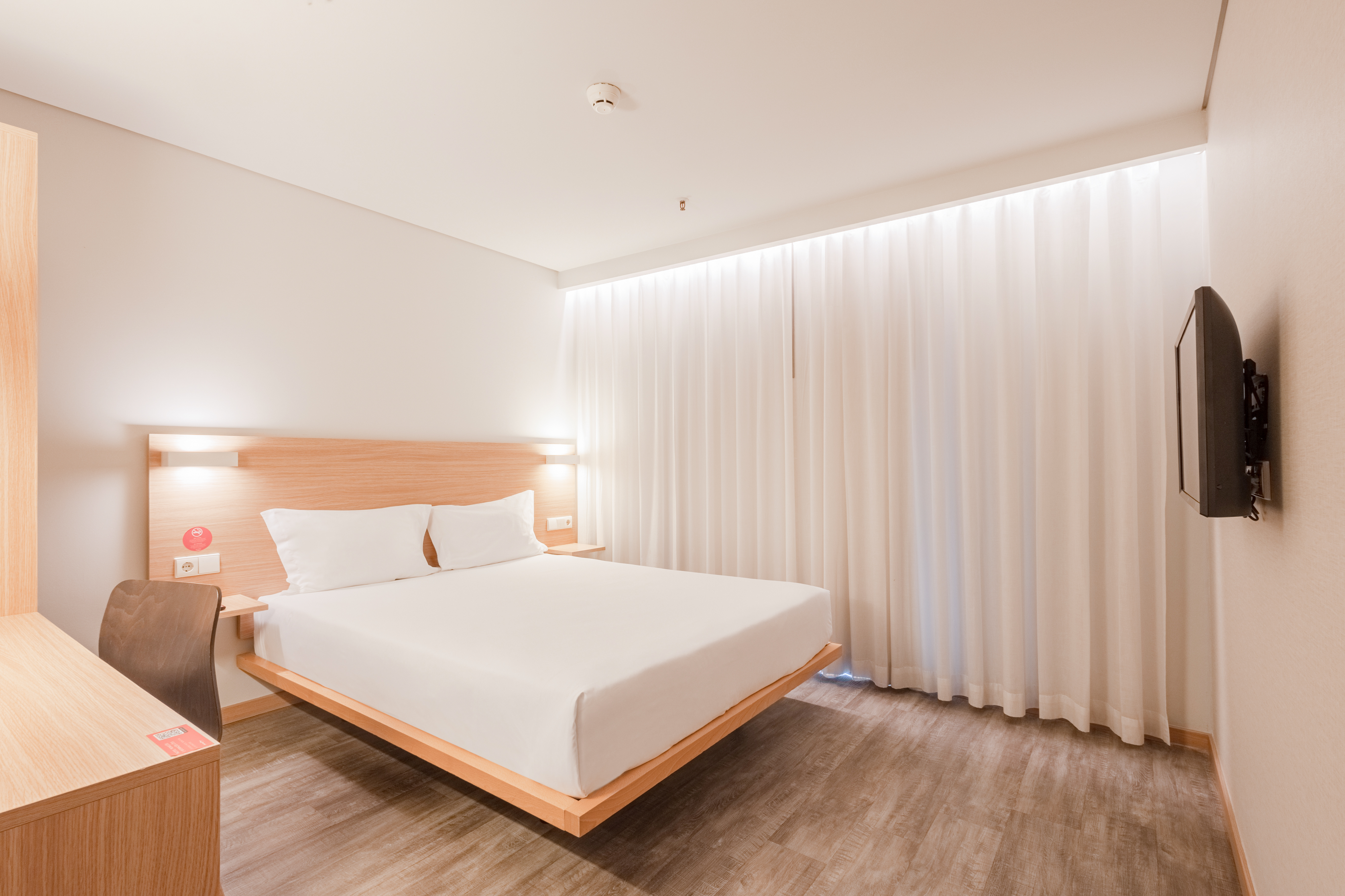 STANDARD, DOUBLE BED