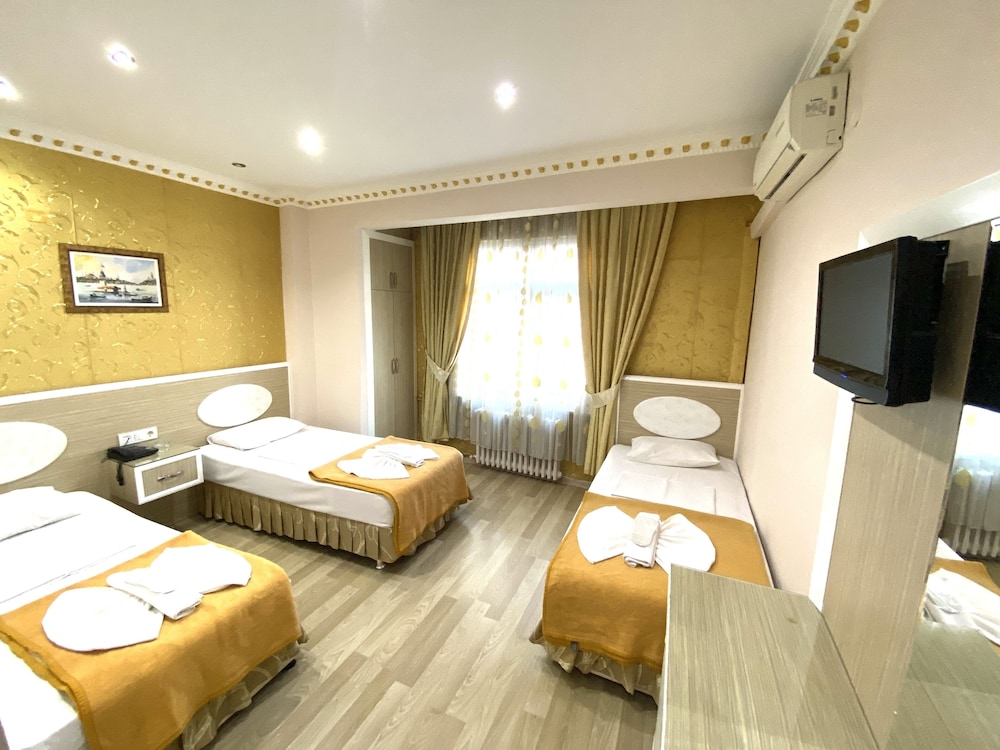 GRAND ORAL HOTEL 8/50