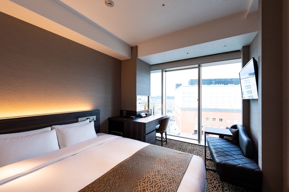 Superior, Economy, King Bed, Queen Bed, Bathtub