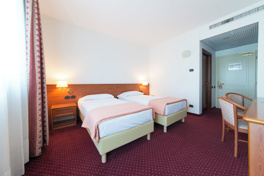 AIRPORT HOTEL BERGAMO 18/42